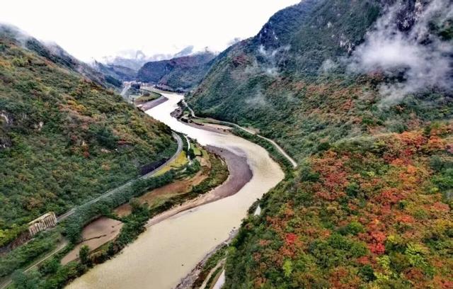 藏不住了！嘉陵镇这份治愈系美景，承包你所有的诗和远方～