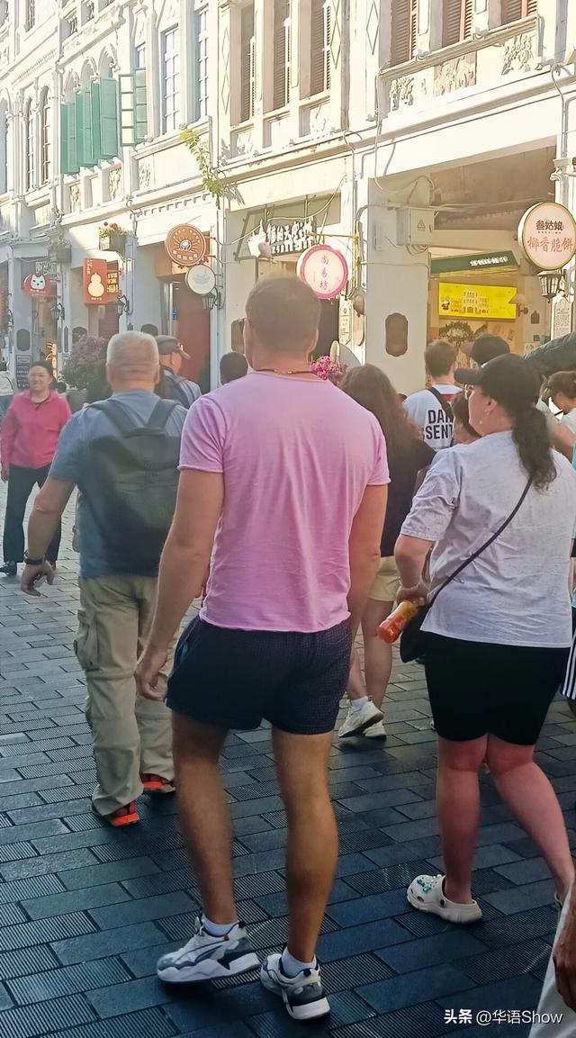 封关前瞻丨海口骑楼老街冬日景象：满眼都是外国人