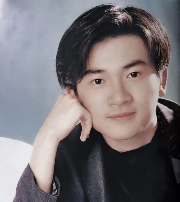 卖艺不卖身！52岁苏有朋开演唱会，嫌粉丝太穷，李幼斌的话说对了