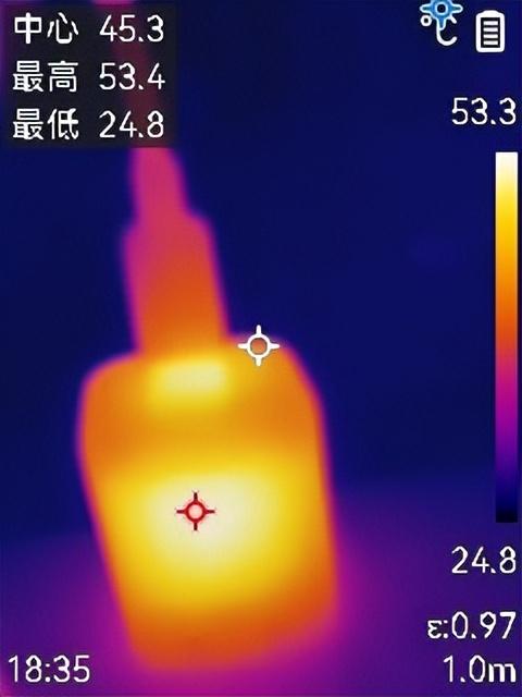 iPhone 17快充“绝配”！倍思同芯充Pro测评：45W满血充+同芯护机