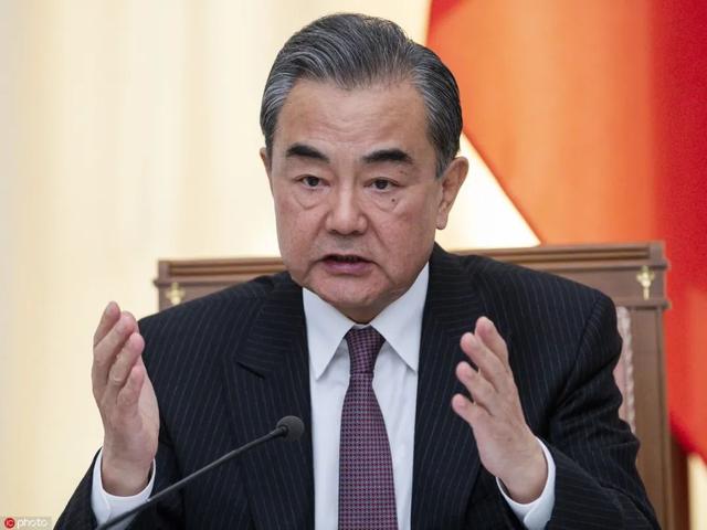 边反华边求稀土技术？德外长闯祸后主动来电，王毅接通只讲一件事