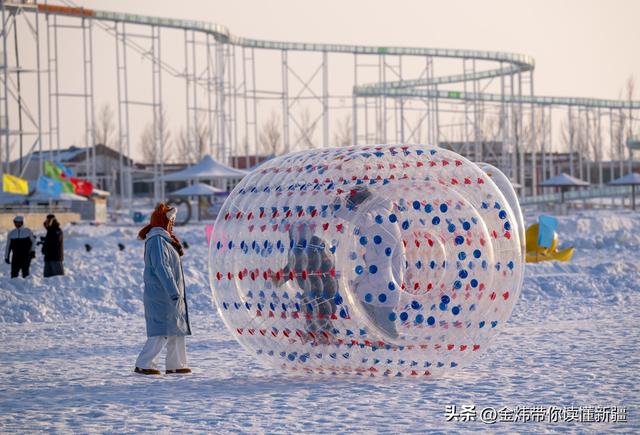 乌伦古湖黄金海岸景区借福海冬捕节分会场东风全力“添柴”冰雪游
