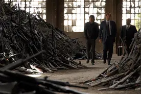 当年驻阿富汗美军奉命丢弃大量武器装备，大兵：凭啥要让我付钱？图片