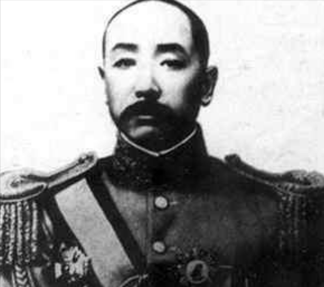 晚清大内高手给许世友表演武功，全场大惊，许世友大喊：看我的！