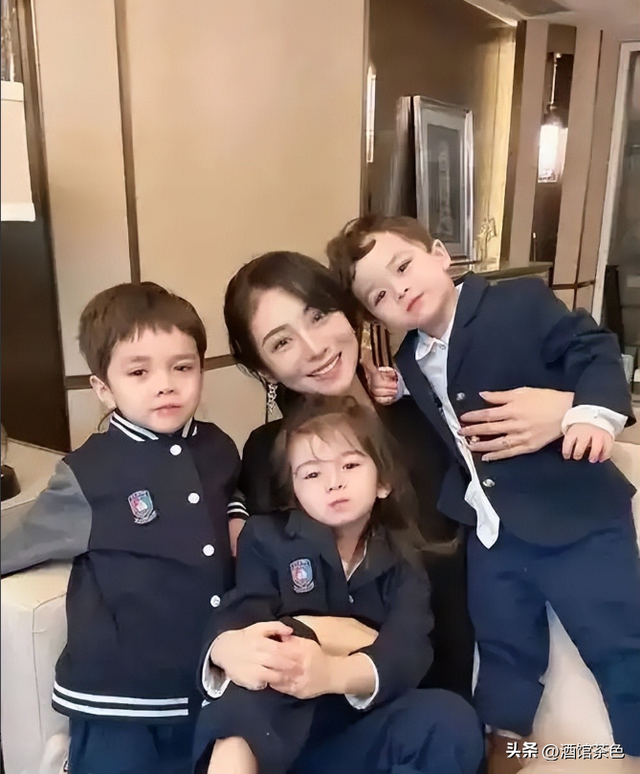 “买英国精子生3娃”的山东女人，7年后现状曝光，一年上百万开销