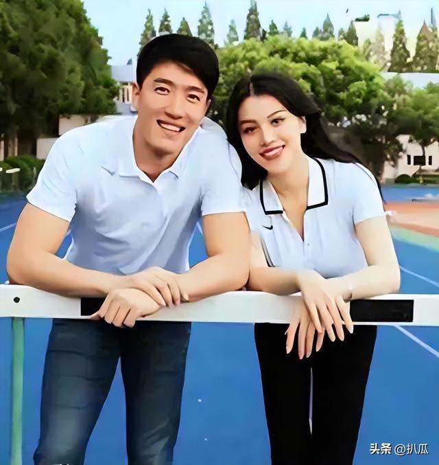 42岁刘翔近况曝光，长期在国外旅游，靠终身合同吸金，远离喷子！