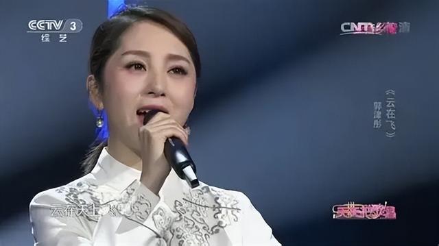 她靠星光大道一炮而红，却因当小三前途尽毁，今39岁活成这样