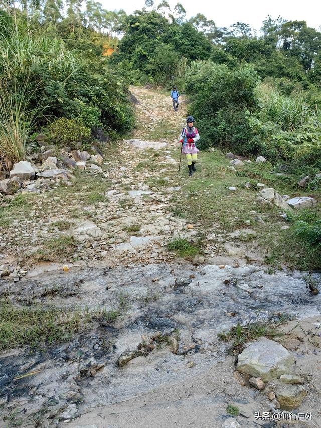 揭西猴面石徒步登山