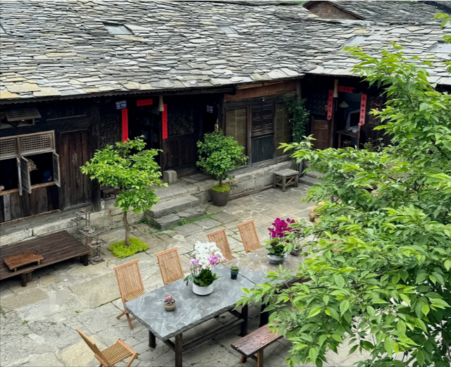 63岁的我终于明白，退休之后去旅游，不一定非要选择跟团和自驾游