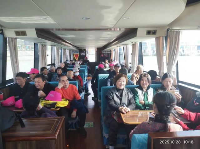 重阳敬老 情暖金秋