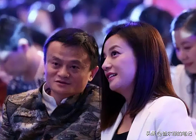 “封杀”4年后，49岁赵薇财力现状被扒，结果估计和你想得不一样