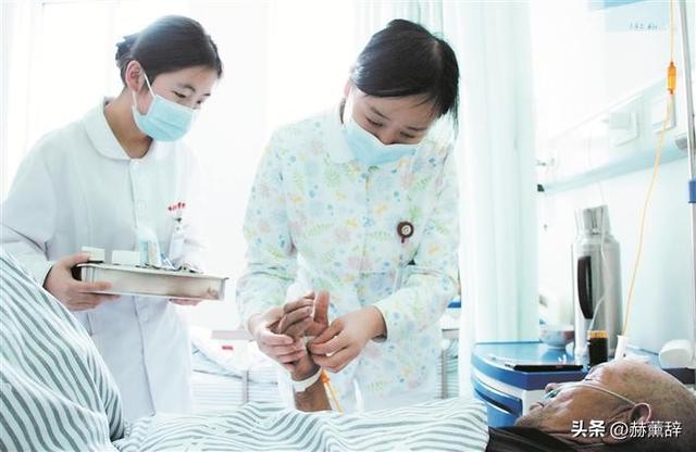 月薪8000留不住人，牧民靠万亩草场维生，新疆的上限下限超乎想象