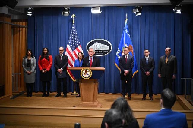放弃中国国籍，痛快交531亿罚款，赵长鹏成全球最相信美国的冤种