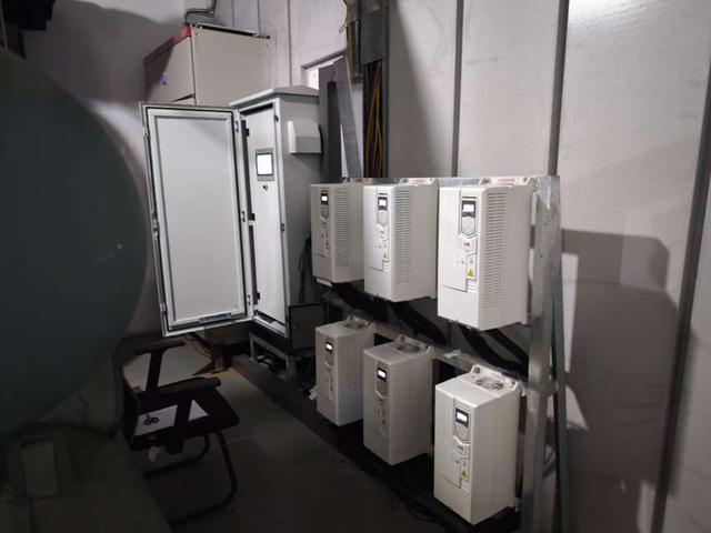 精准控能耗：安科瑞暖通优化方案降低某研究院空调用电量达30%