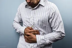 糖尿病人最怕便秘，怎么办？老中医教你2招，润肠通便，少走弯路图片