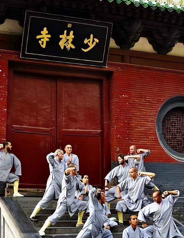 释永信被查不到两月，祸水再起，五名女性只是冰山一角