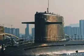 国产兵器—首型攻击型核潜艇091图片