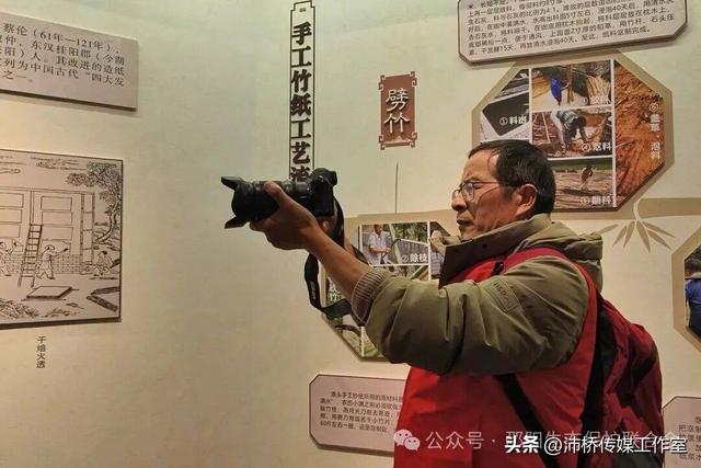 最美水杉林里志愿红