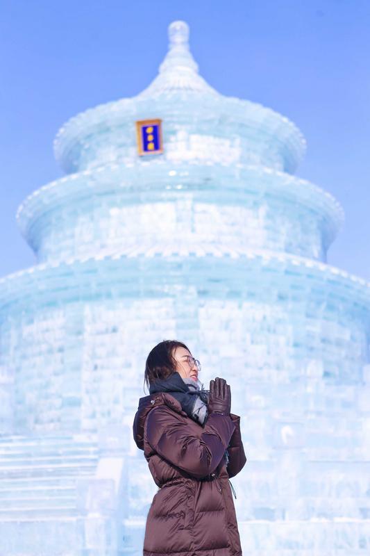 冰雕雪雕齐上阵！长春新民大街变梦幻冬日乐园
