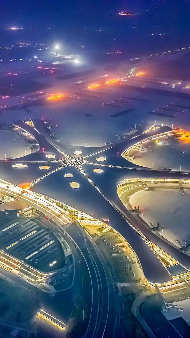 欧洲调用7颗卫星，跟拍了3年？北京大兴国际机场，到底有多牛？