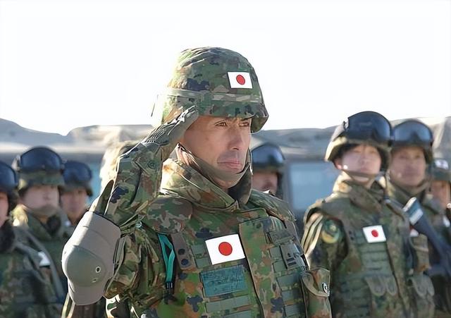 事态严重了，日本连开3枪，蔡英文已离岛，解放军通牒发往东京