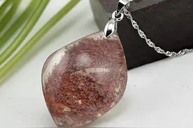 真假红幽灵水晶：揭开“红色幻影”的神秘面纱图片