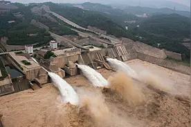 什么征兆？2025年黄河水不黄了，竟然变清澈了，是什么原因？图片