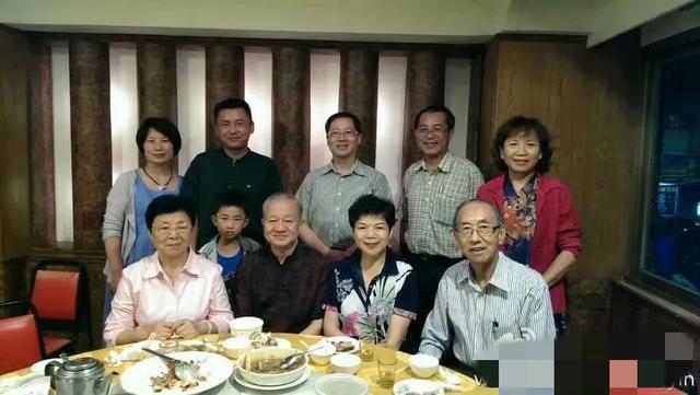曾仕强离世7年，家人过得怎么样？夫人92岁仍健在，儿子事业有成