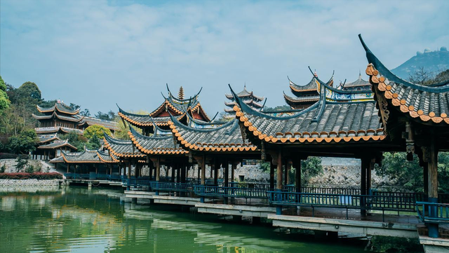 鼓山深处小众静谧寺庙，名气虽没涌泉寺大，但也是座绝美的观景台