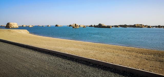 青海旅游-海西州-乌素特水上雅丹景区