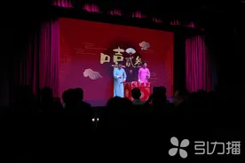 成都“麻辣相声男团”闹姑苏，70岁阿姨也被吸引来了图片