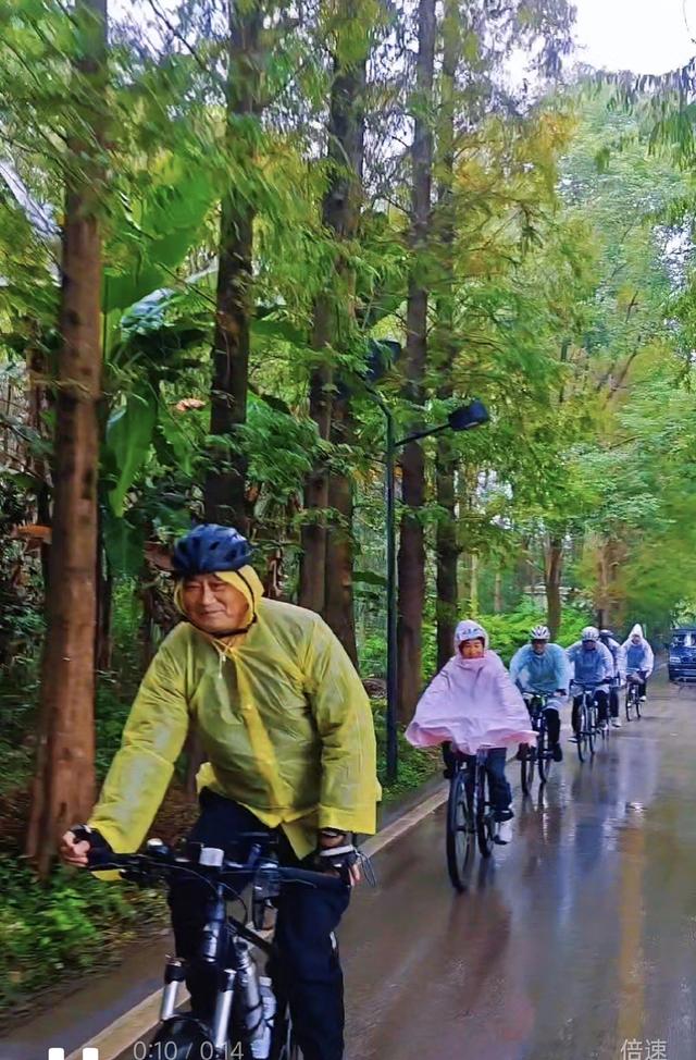 雨中骑行去漂流