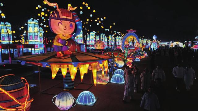 光影盛宴开启 点亮冬日夜晚