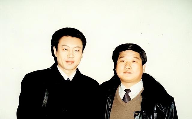 私生活混乱？被传10年换5任妻子，从央视离职的他，如今怎么样了