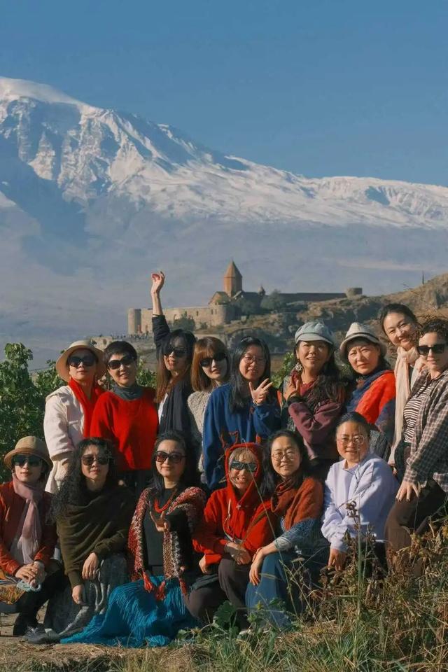 人均卡戴珊，这个忧伤又美丽的小国让我念念不忘