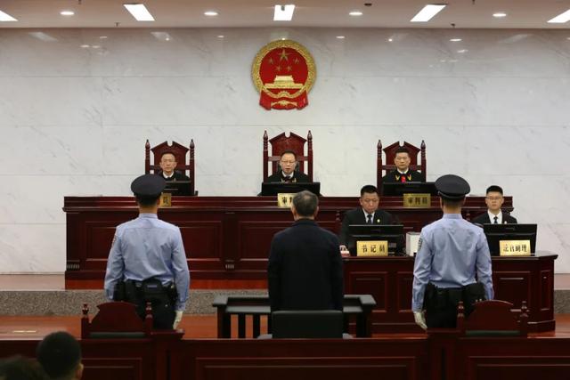海南政法委原书记刘星泰贪3.16亿获死缓