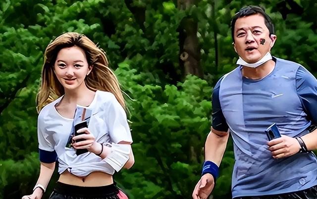 李亚鹏事件再升级！房东助理揭内情	，暗指忘恩负义，当地居民发声