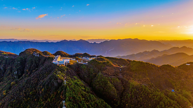 错过等一年！巴山大峡谷秋色刚开场，彩林已美成仙境！