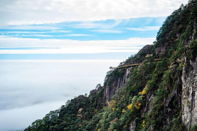 第三只眼看中国·打卡魅力江西 | 外籍博主赞叹明月山云海奇观，高山奇景震撼世界！