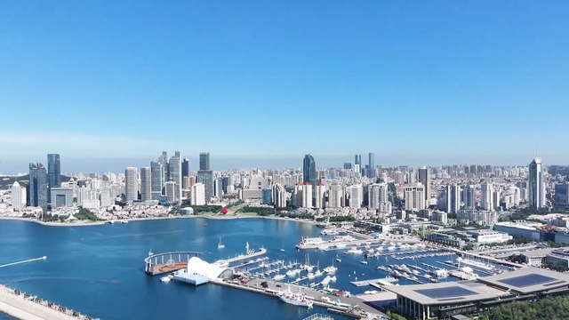 名气超过省会的城市，山东青岛，到底有多美？