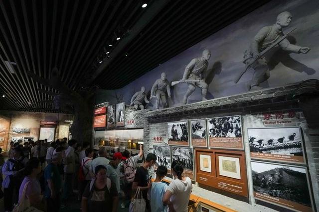 洪秀柱刚观礼完9·3阅兵，岛内支持度大反转，台当局矛头对准新北