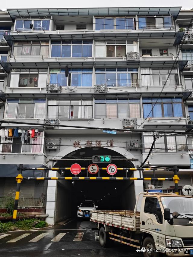 隧道穿楼,杭州这个老小区成“奇景”!