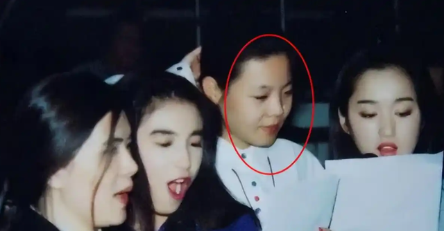 春晚爆红后，她洗完澡从23楼一跃而下，临终时最后喊了声“妈妈”
