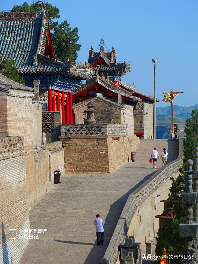 陕西有座“悬天古城”，县城建在山顶上，三面环水、绝壁凌空！