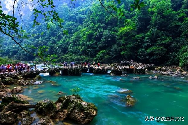 赏心悦目游荔波 文/铁五师王新明
