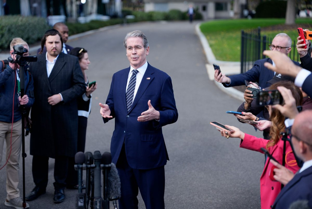 嘴硬19天，被中美轮番敲打，高市早苗终于改口，想与华重归于好？