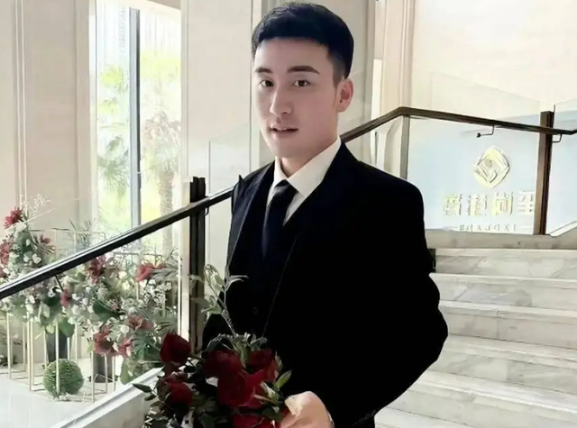 国乒23岁小将订婚！未婚妻颜值高是全国冠军，王楚钦助理送祝福