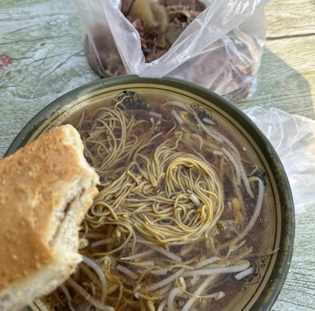 石家庄元氏县有常山气韵，元氏的饸烙香喷喷，殷村凉饸烙多放蒜汁