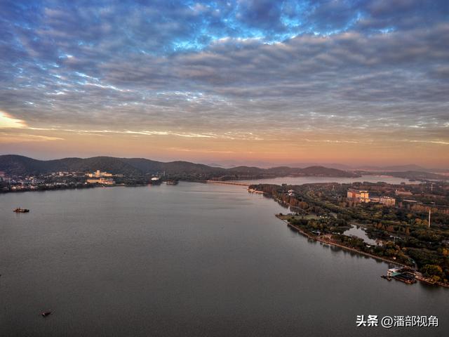 2025.11.13,日出蠡湖 ，霞光满天