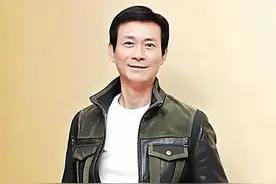 中国十大不老男神，第一名77岁了，依旧风流倜傥图片